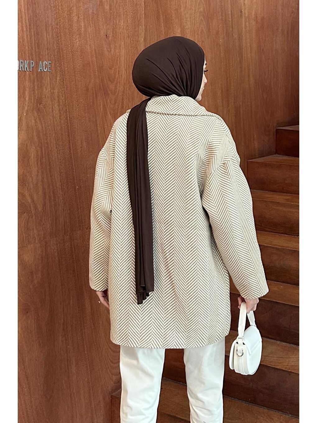 Kahverengi Zikzak Desen Balık Sırtı Kaban Camel-3