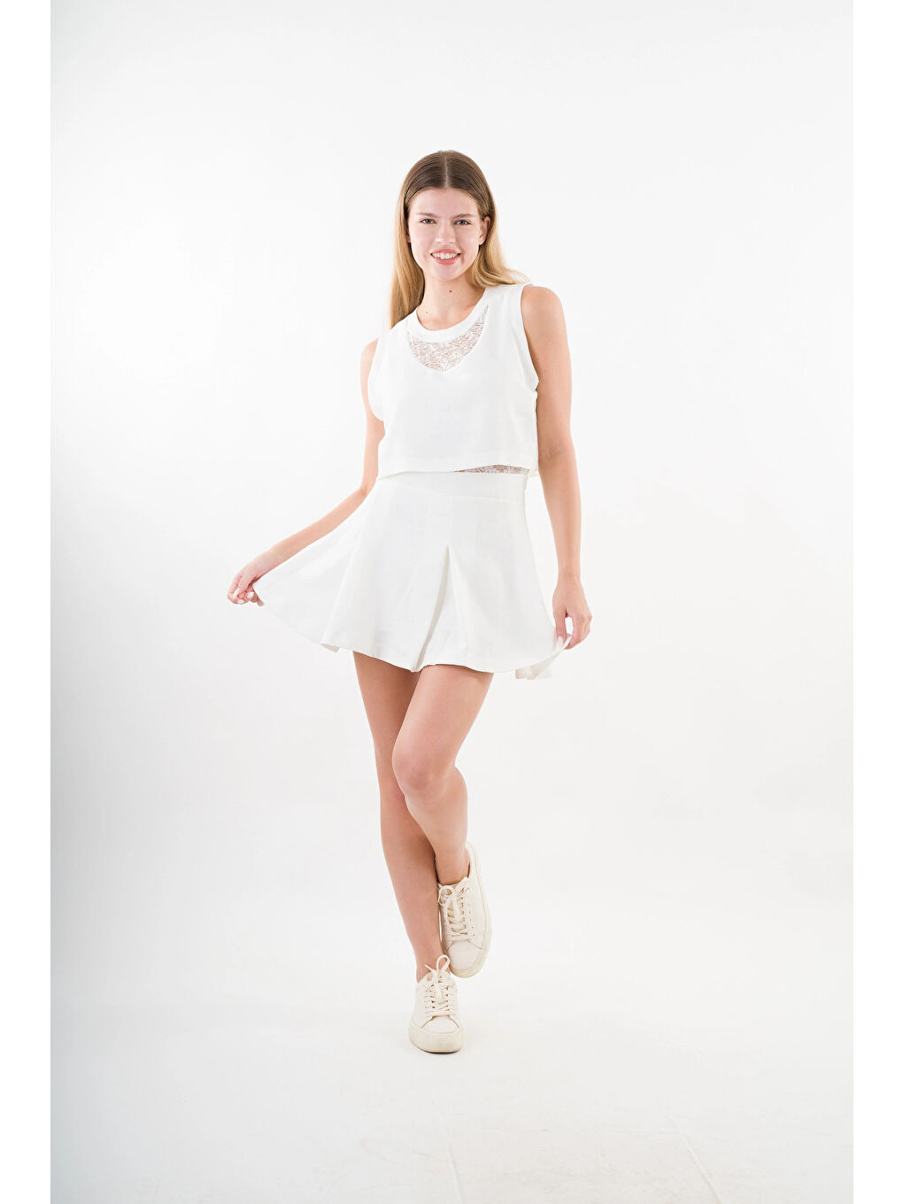 Kadın Beyaz Dantel Desenli Bisiklet Yaka Kolsuz Astarlı Elbise HZL24S-YY10021-1