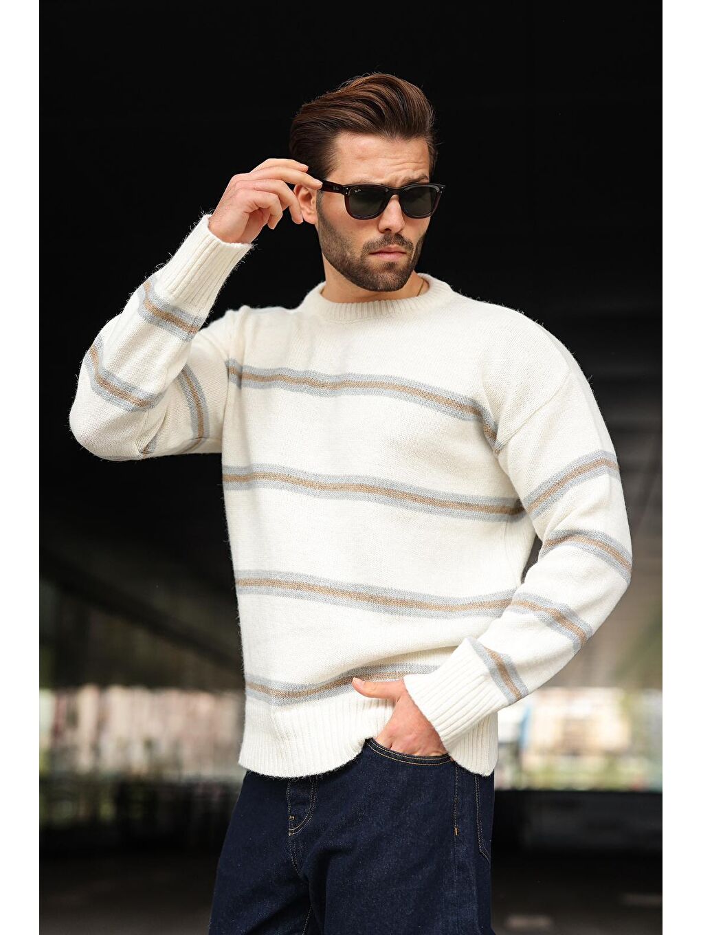 Beyaz Kemik Rengi Çizgili Bisiklet Yaka Triko Erkek Kazak E7457