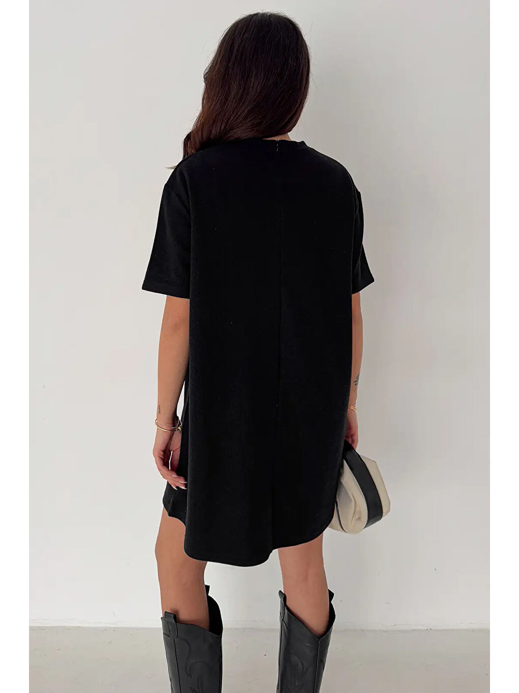 Kadın Rahat Kesim Soft Kısa Elbise Siyah-4
