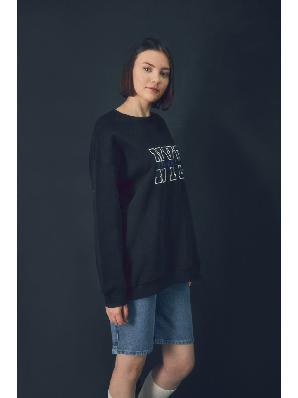 Fullamoda Siyah Yazı Nakışlı Bisiklet Yaka Sweatshirt - 2