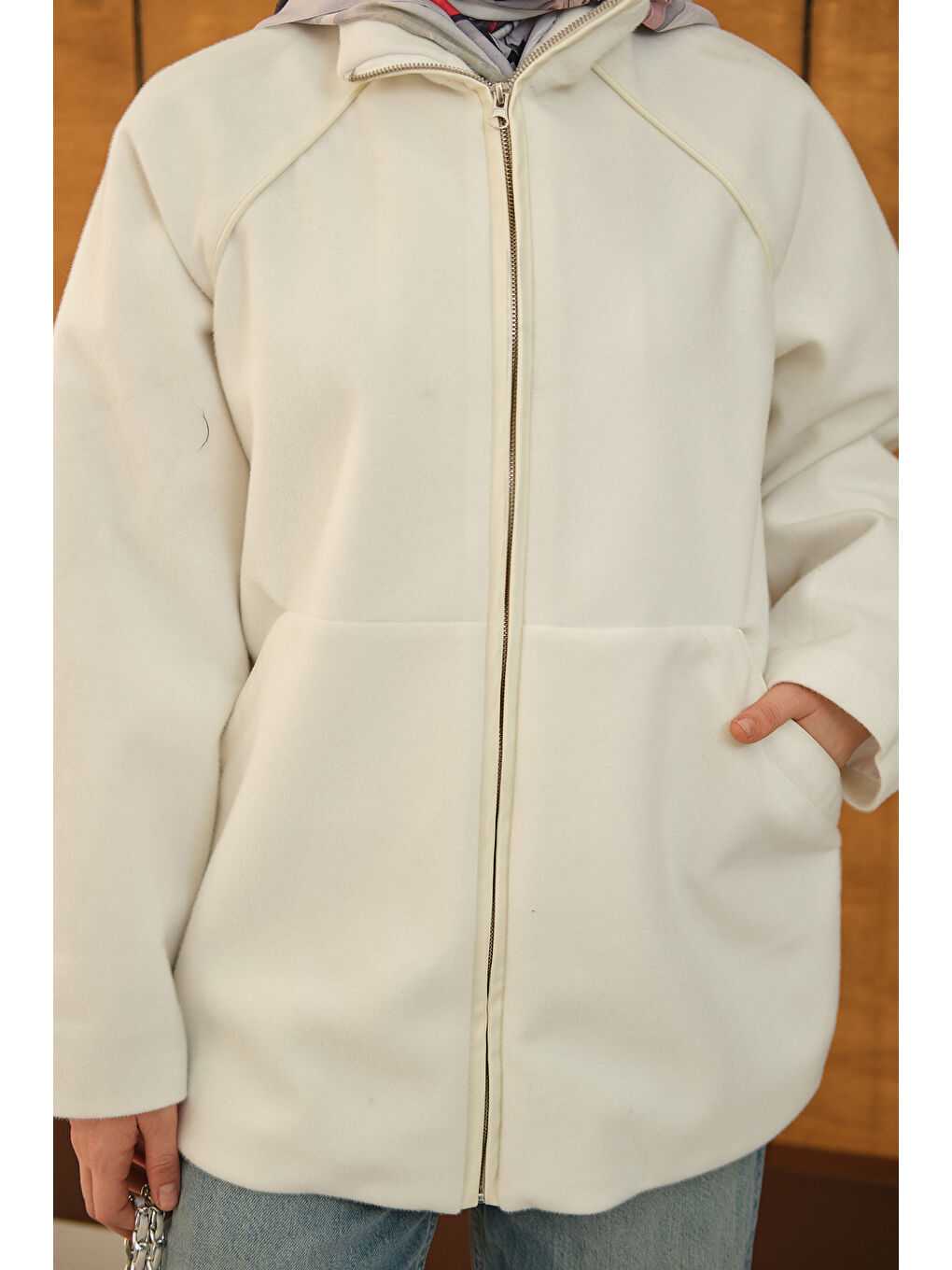 Kadın Gizli Fermuar Detay Deri Şeritli Ceket Beyaz-4