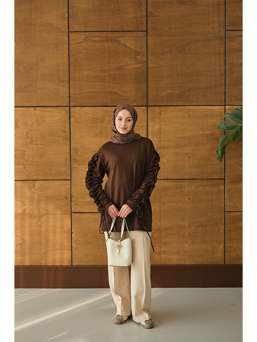 Kadın Kolları Büzgü Detay Tunik Kahverengi-1