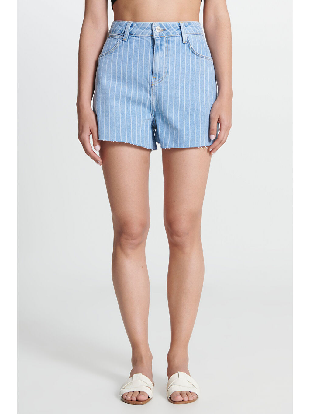 Regular Fit Normal Kesim Yüksek Bel Açık Mavi Esnek Jean Jean Şort-4