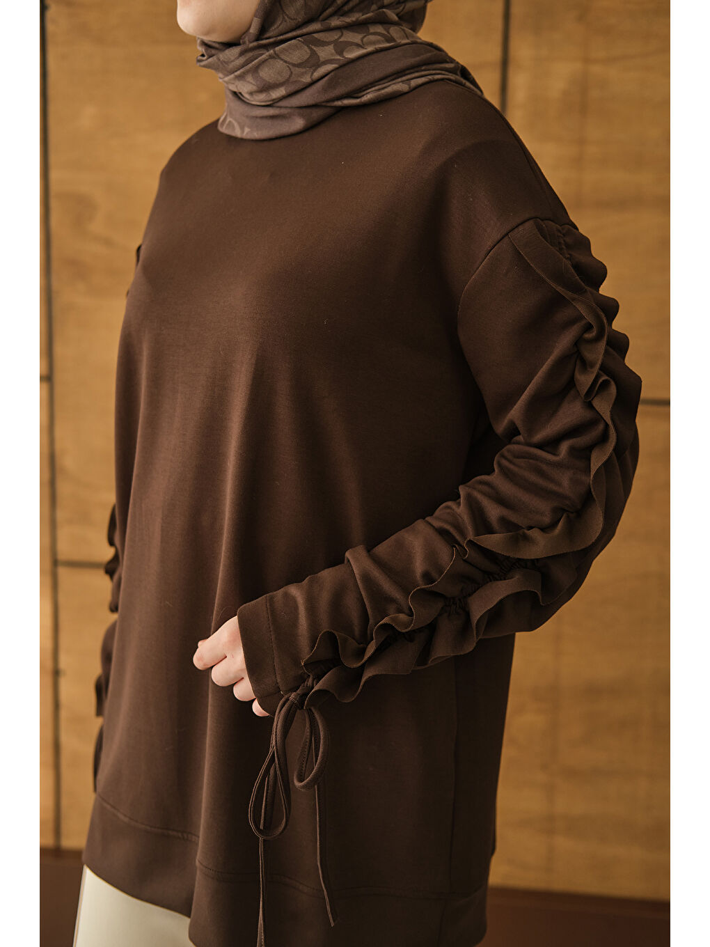 Kadın Kolları Büzgü Detay Tunik Kahverengi-4