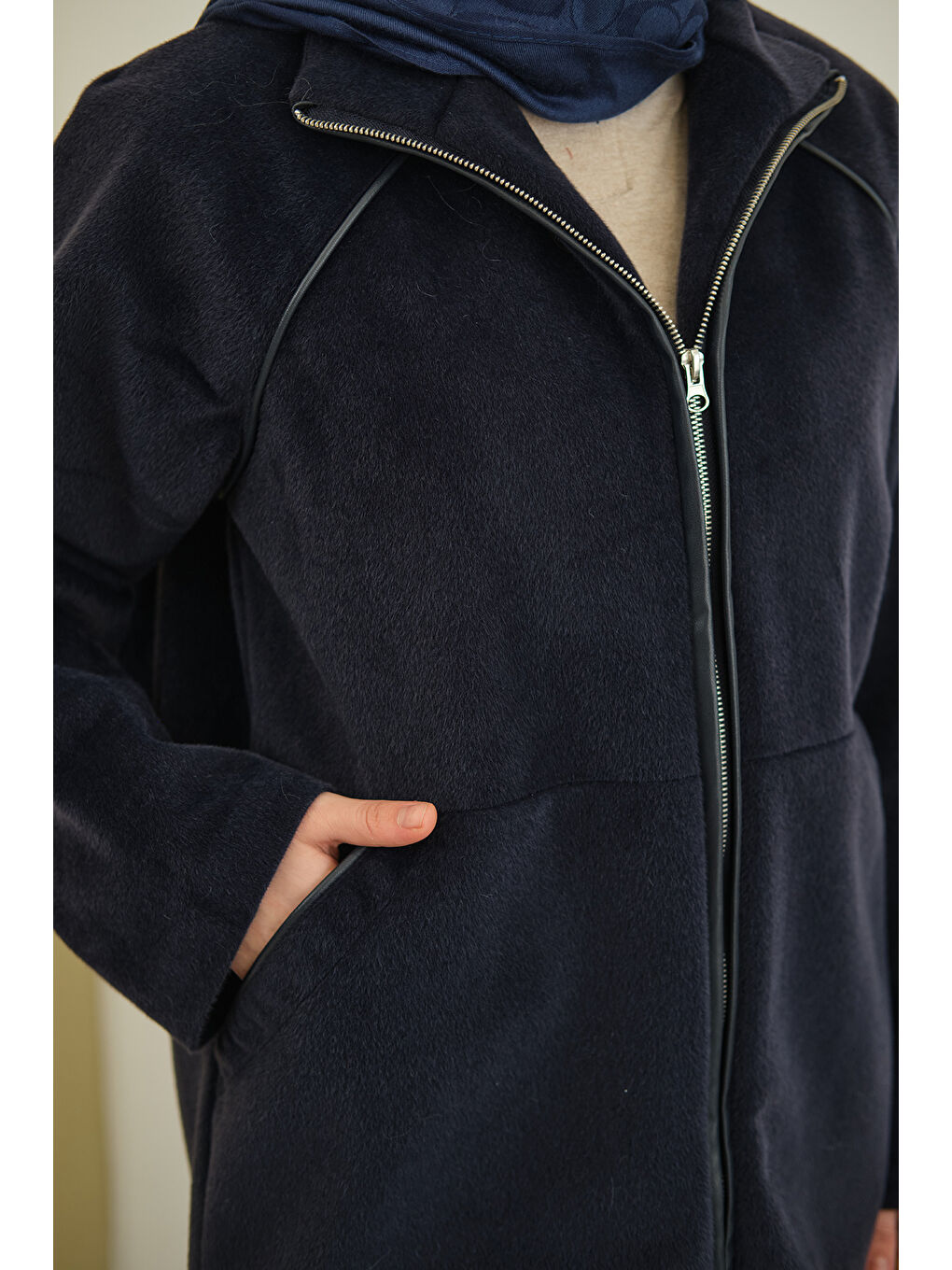 Kadın Gizli Fermuar Detay Deri Şeritli Ceket Lacivert-4