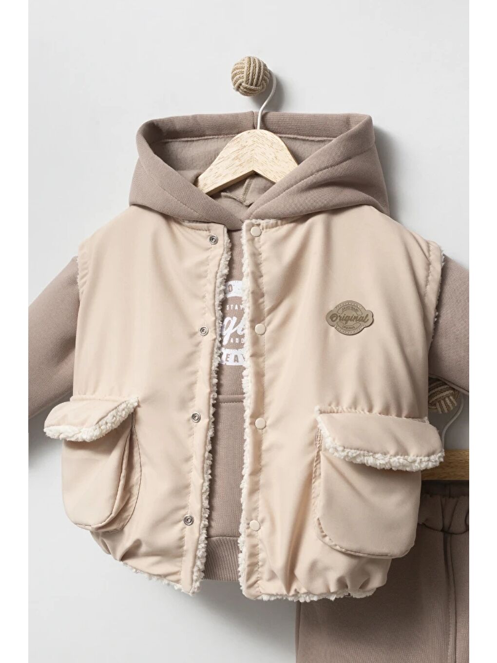 Bej Kapüşonlu Yelekli 3’lü Unisex Bebek Takım 8173-4