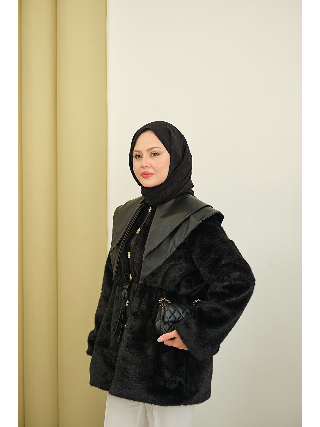 Kadın Çift Deri Yaka Pelüş Ceket Siyah-3