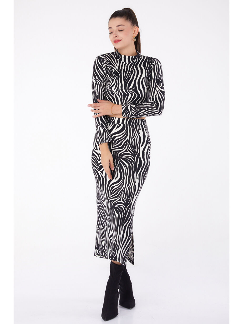 Desenli Yırtmaçlı Etek Siyah - 26323-1