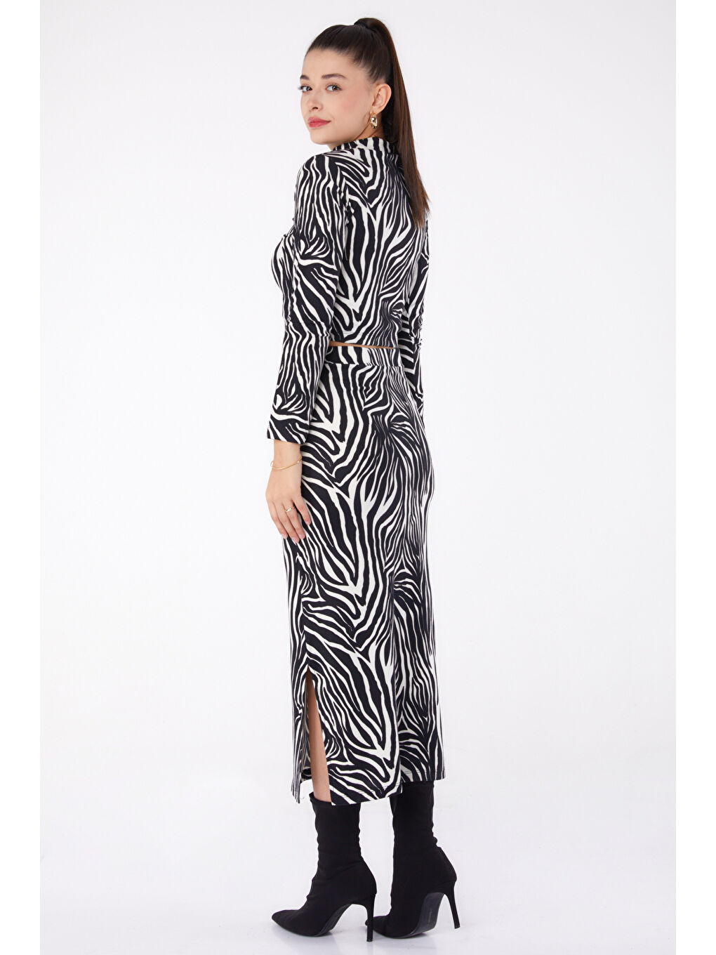 Desenli Yırtmaçlı Etek Siyah - 26323-5