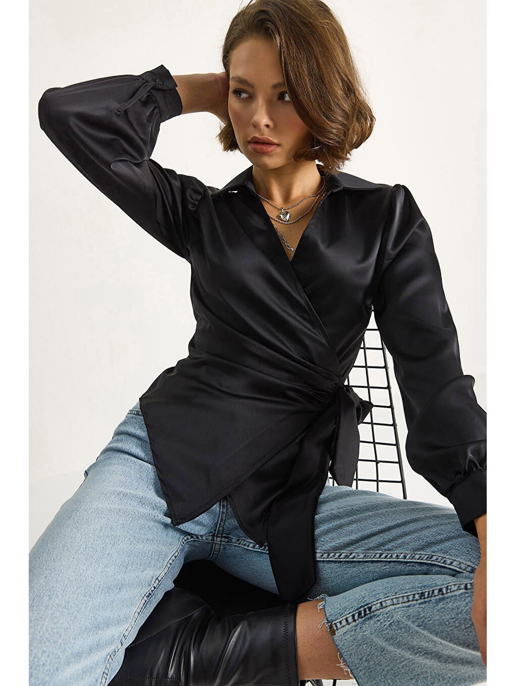 Siyah Kadın Yandan Baglamalı Saten Bluz-2