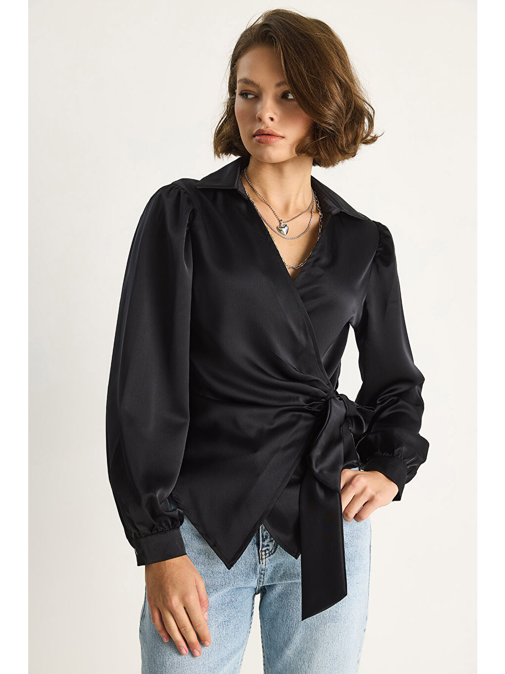 Siyah Kadın Yandan Baglamalı Saten Bluz-4