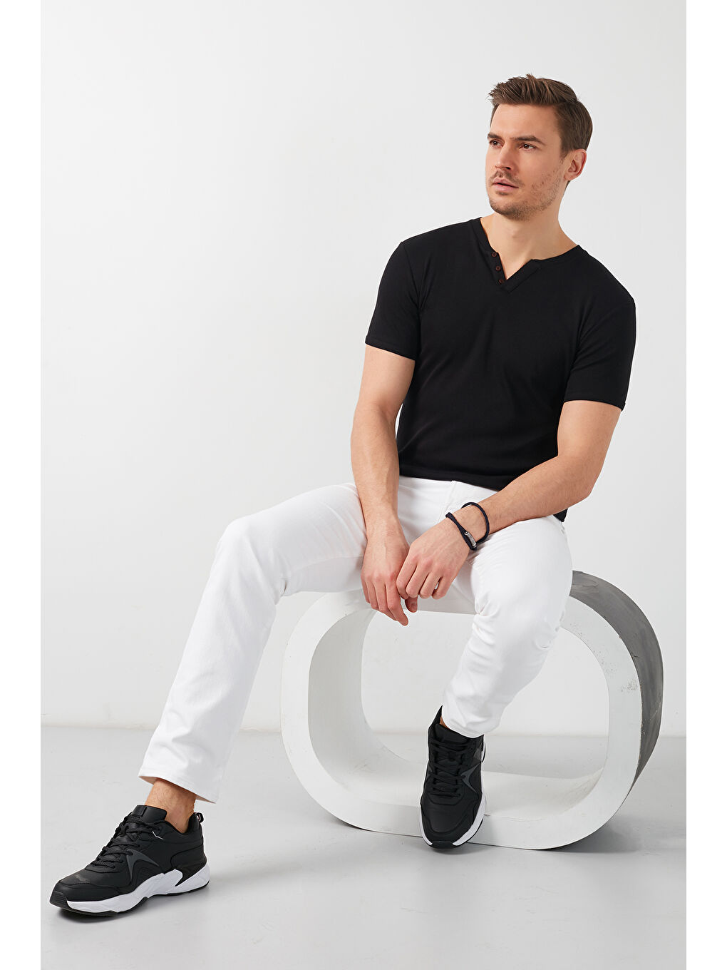 Siyah Pamuklu Düğme Detaylı Slim Fit V Yaka 3'lü Paket %100 Pamuk Tişört 5902122S3-4