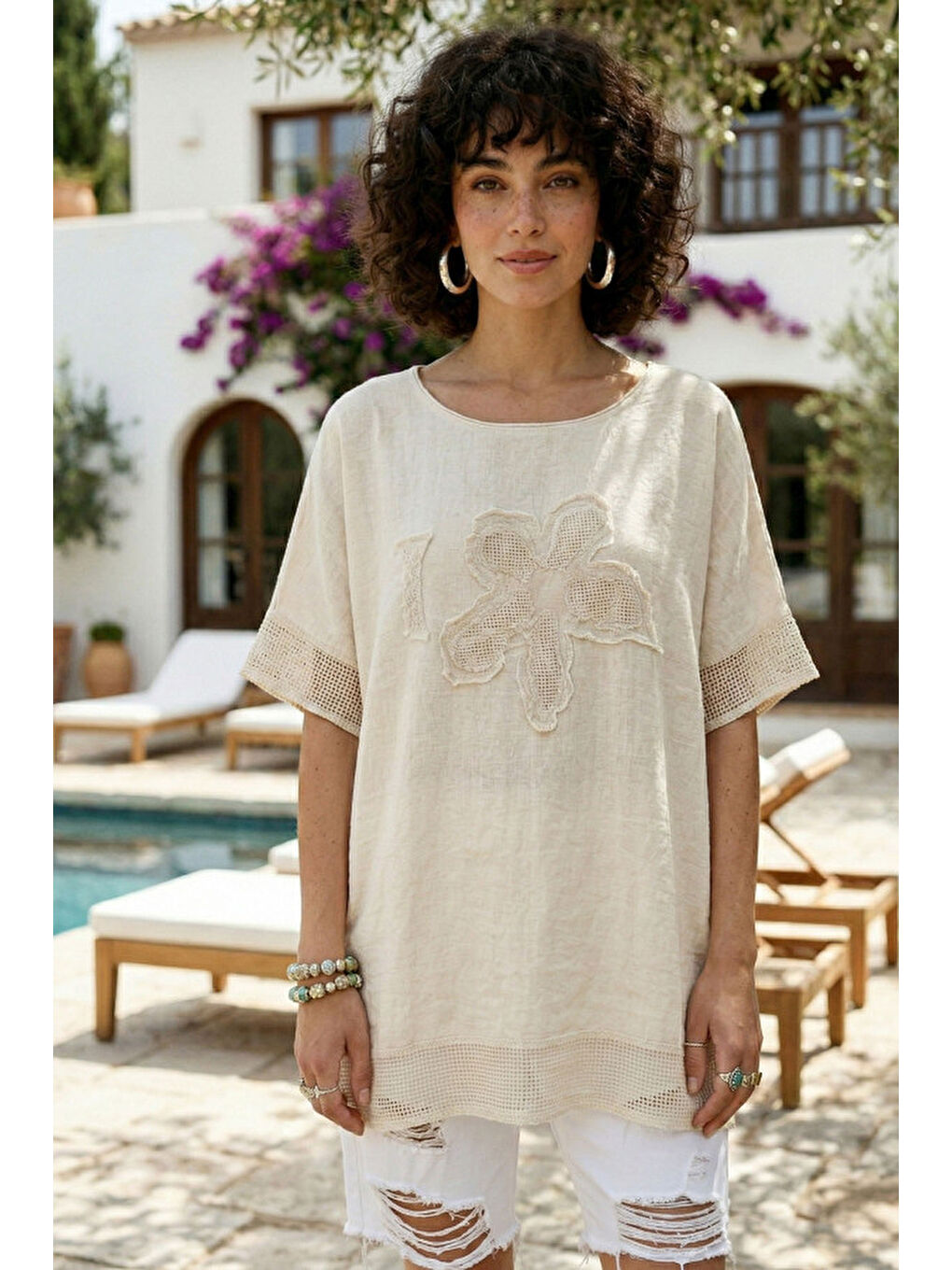 Bej Yuvarlak Yaka Düşük Kol Etek Ve Kol Ucu File Detaylı Çiçek Aplikeli Casual Dokuma Bluz 65 60-1