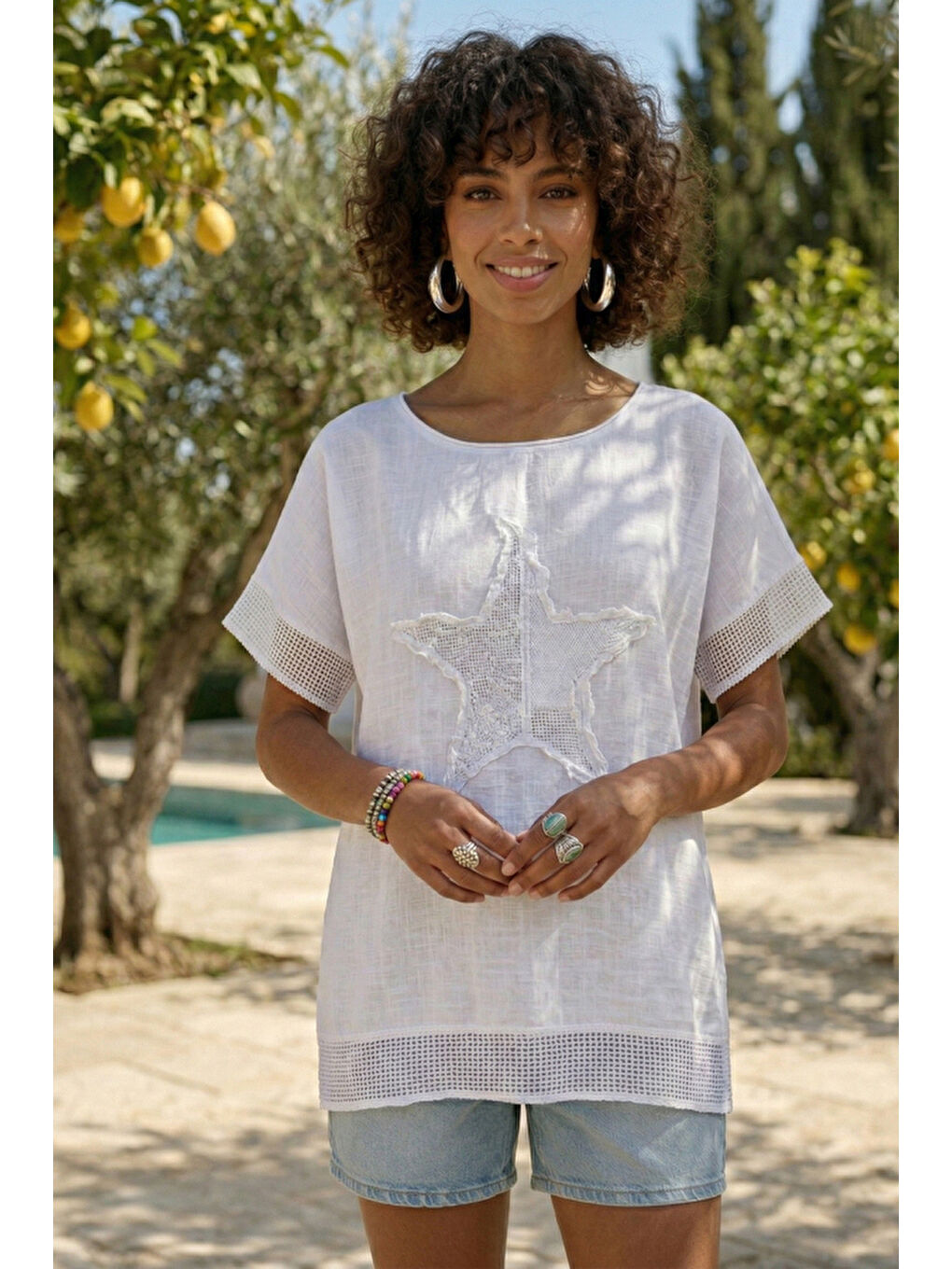 Beyaz Yuvarlak Yaka Düşük Kol Etek Ve Kol Ucu File Detaylı Yıldız Aplikeli Casual Dokuma Bluz 65 60