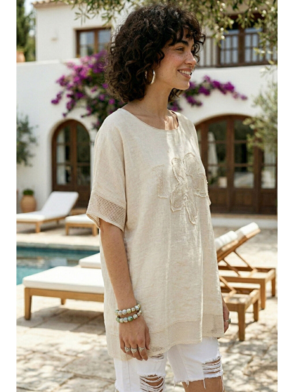 Bej Yuvarlak Yaka Düşük Kol Etek Ve Kol Ucu File Detaylı Çiçek Aplikeli Casual Dokuma Bluz 65 60-2