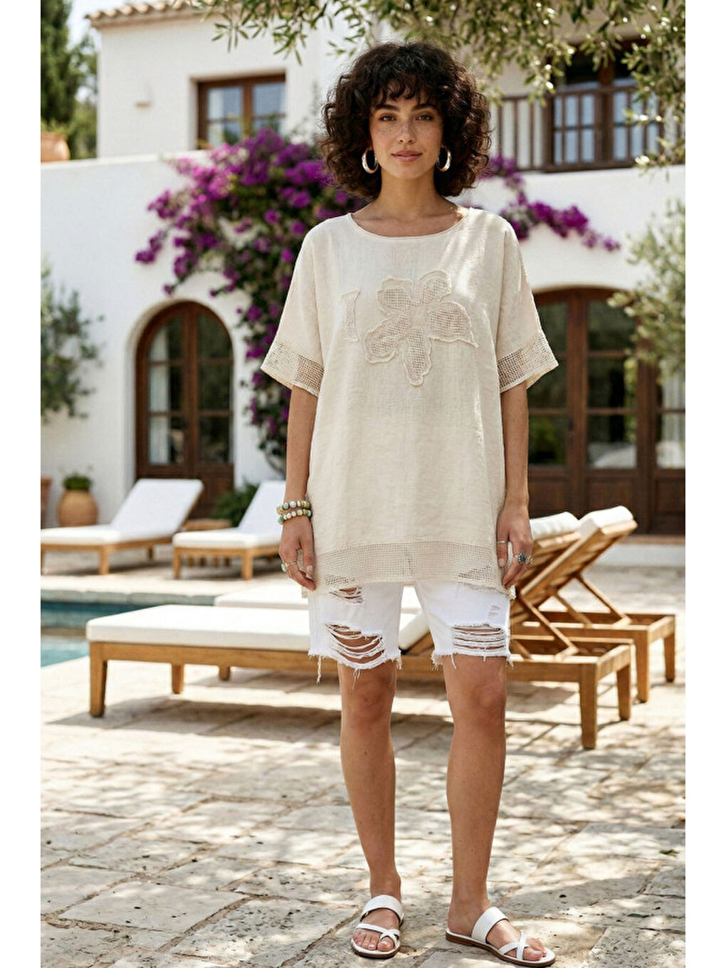 Bej Yuvarlak Yaka Düşük Kol Etek Ve Kol Ucu File Detaylı Çiçek Aplikeli Casual Dokuma Bluz 65 60-4