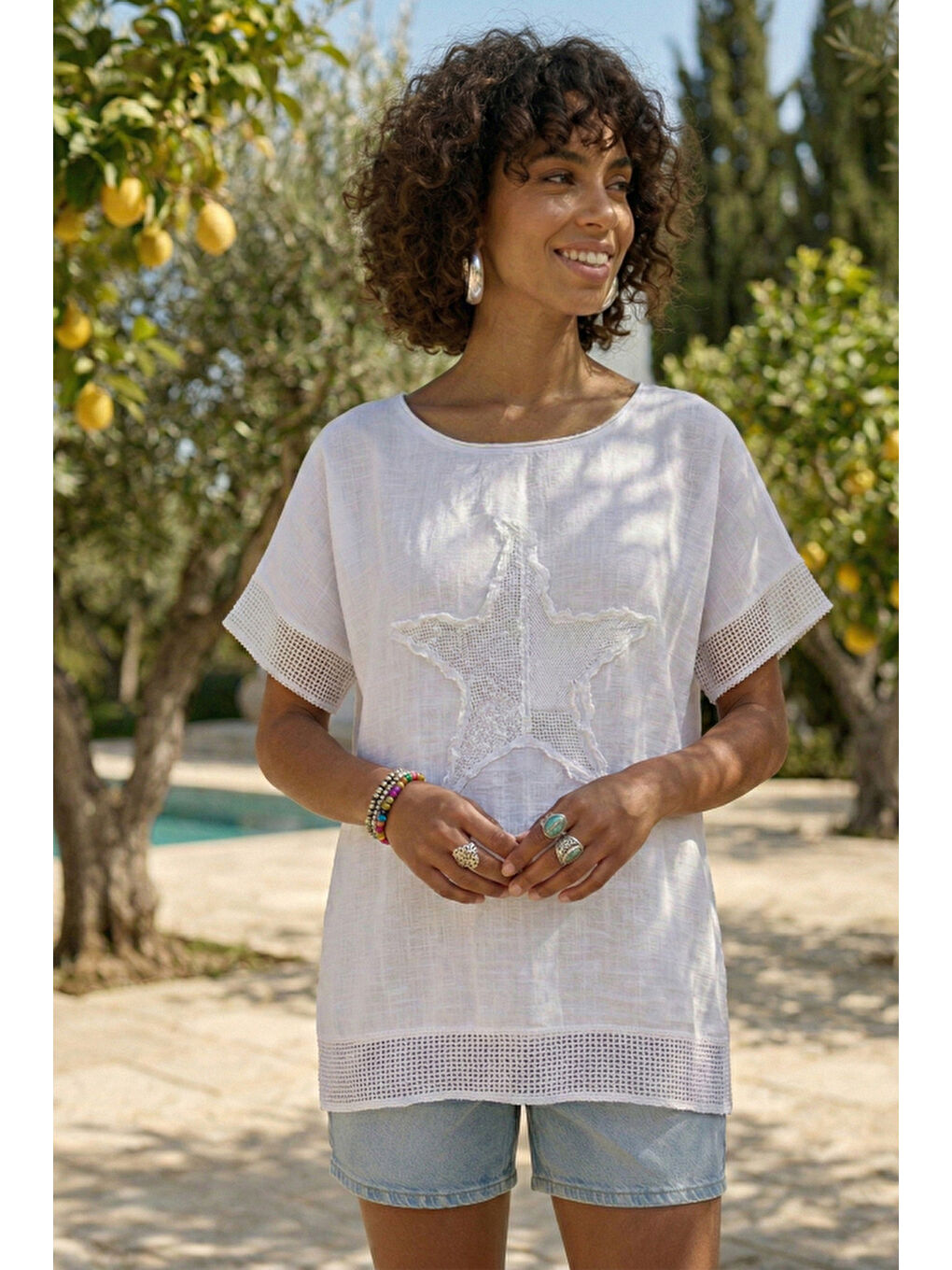 Beyaz Yuvarlak Yaka Düşük Kol Etek Ve Kol Ucu File Detaylı Yıldız Aplikeli Casual Dokuma Bluz 65 60-2