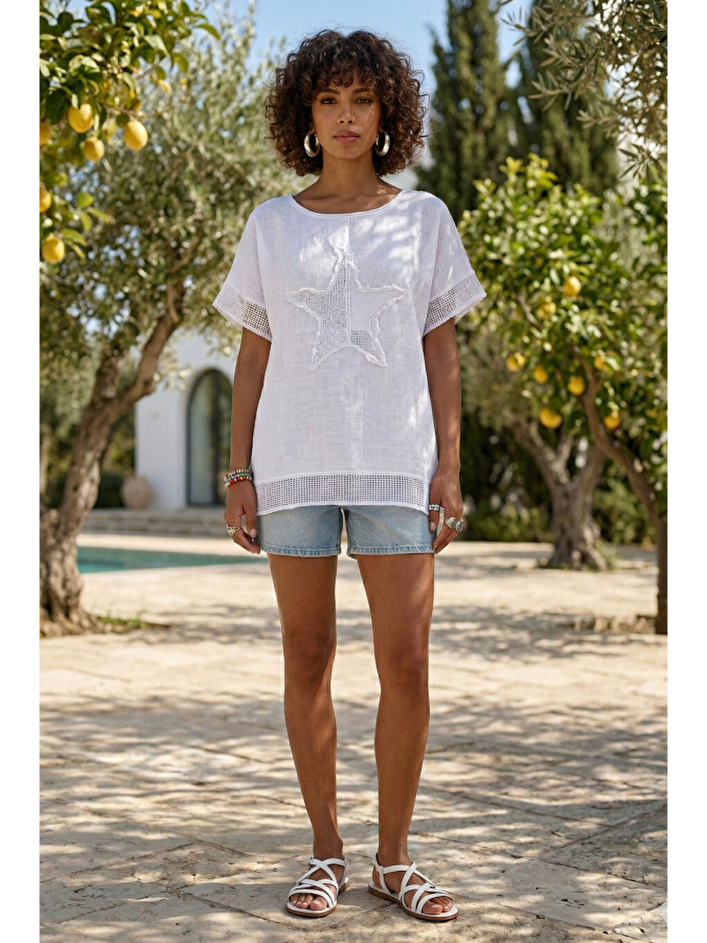 Beyaz Yuvarlak Yaka Düşük Kol Etek Ve Kol Ucu File Detaylı Yıldız Aplikeli Casual Dokuma Bluz 65 60-3