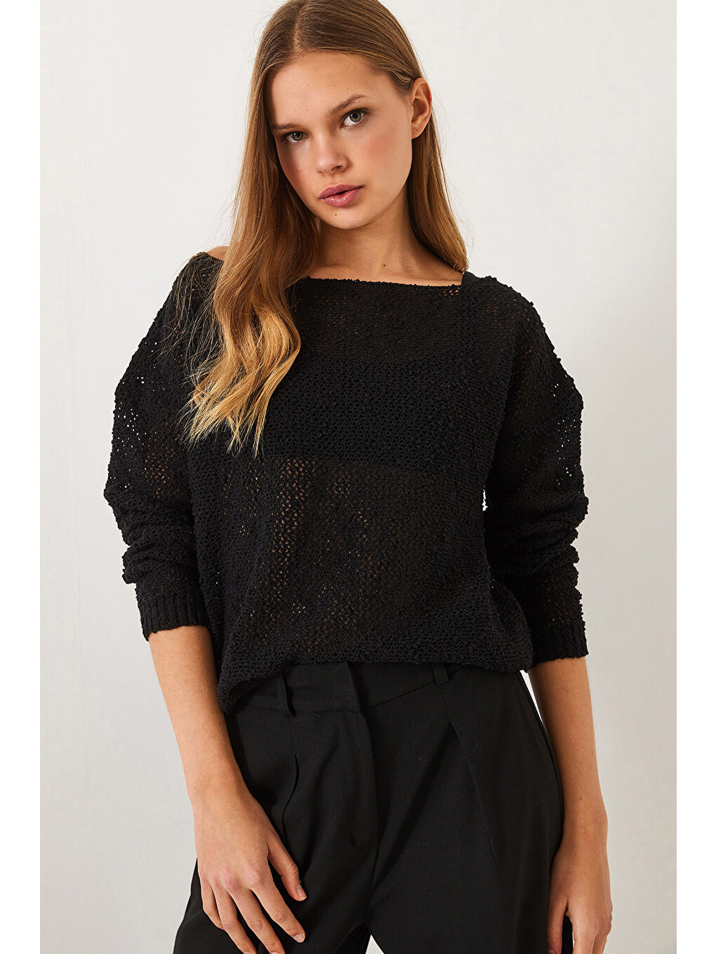 Siyah Kadın Kayık Yaka File Detay Ajurlu Triko Bluz-3