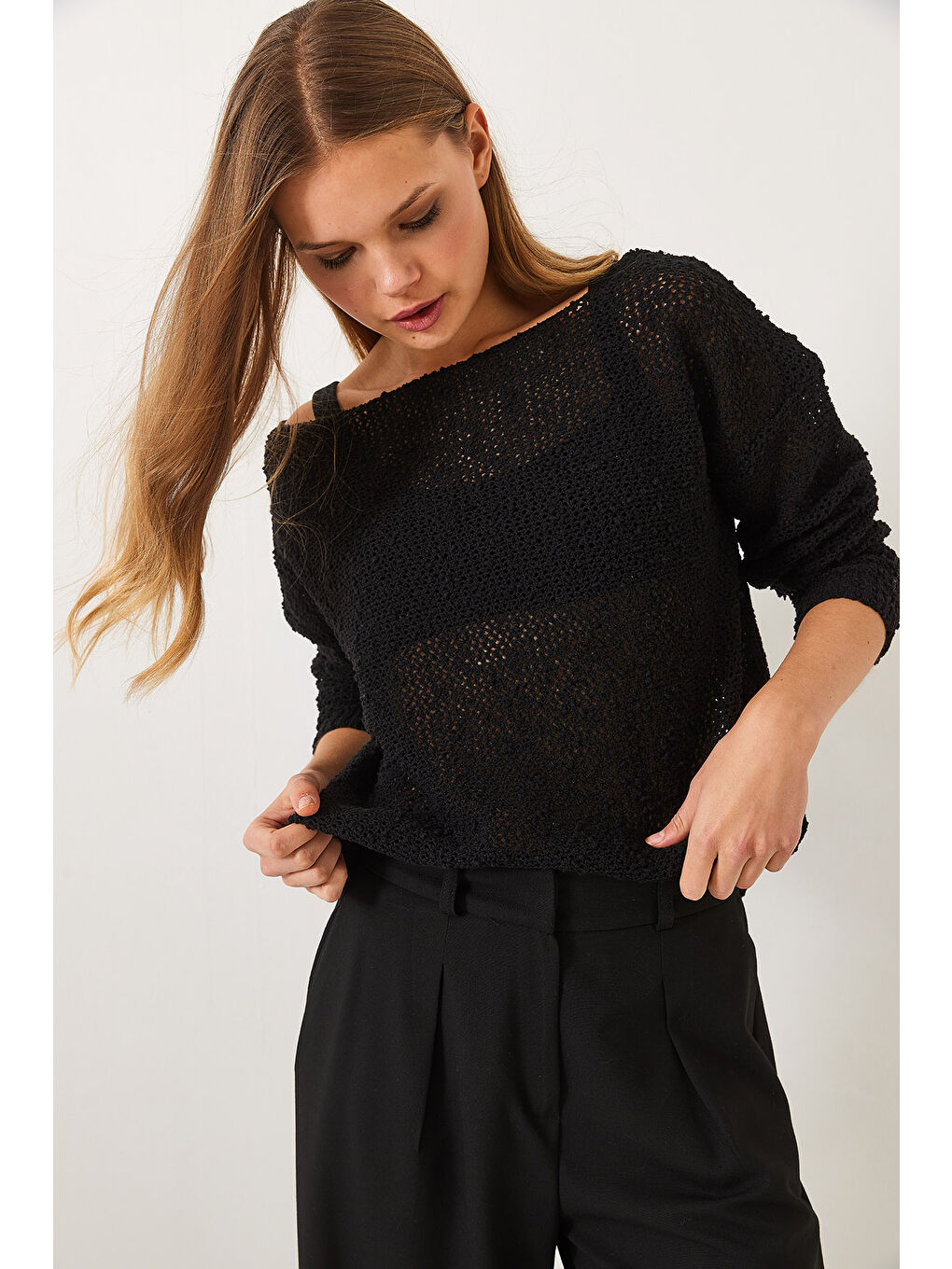 Siyah Kadın Kayık Yaka File Detay Ajurlu Triko Bluz-4