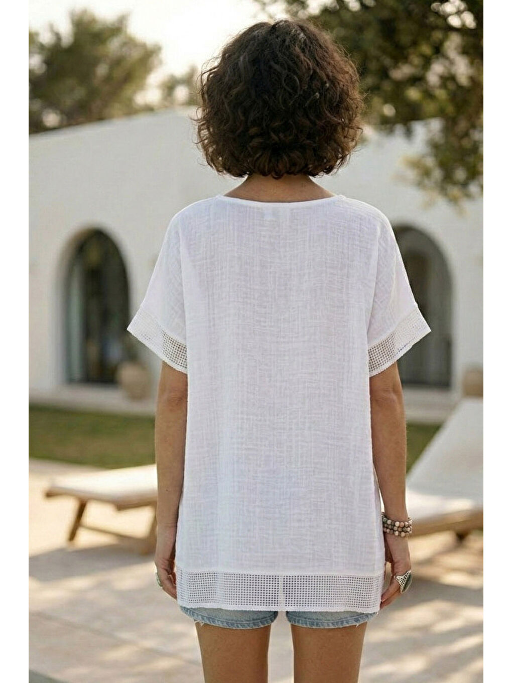 Beyaz Yuvarlak Yaka Düşük Kol Etek Ve Kol Ucu File Detaylı Yıldız Aplikeli Casual Dokuma Bluz 65 60-5