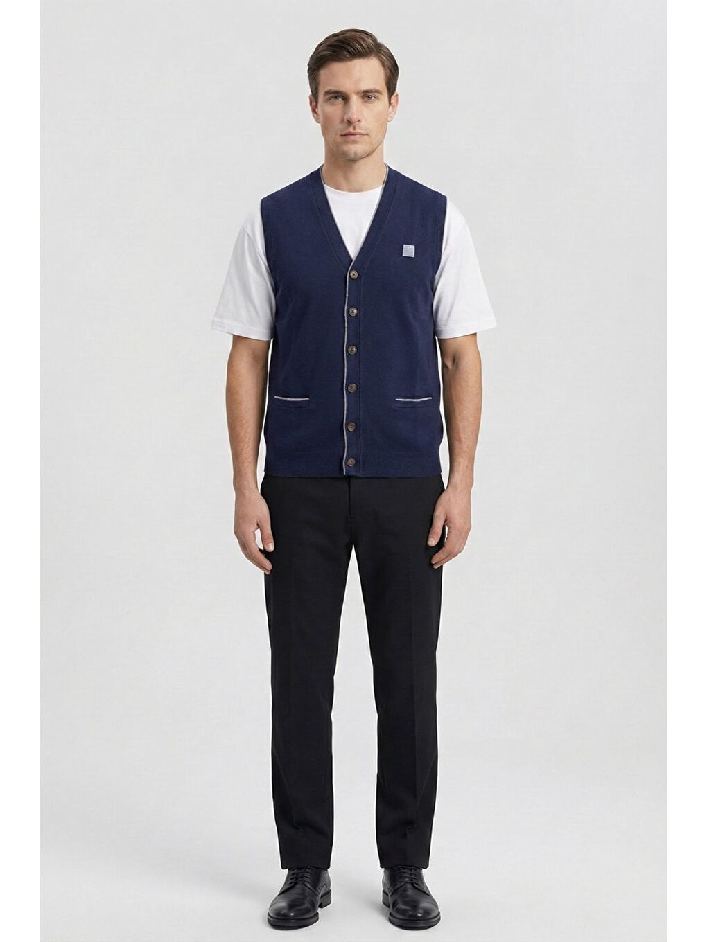 Giotelli Erkek Lacivert-Gri Standart Fit Yün Karışımlı V Yaka Düğmeli Triko Yelek-1