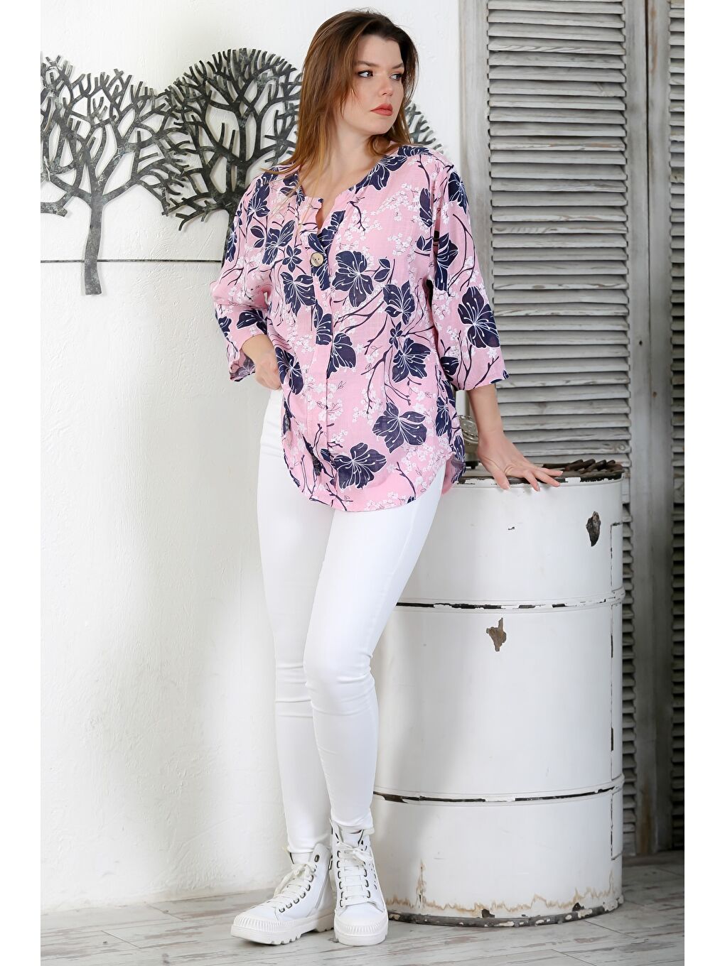 İtalyan Lavanta Pembesi Yuvarlak Yaka Düğmeli 3/4 Kol Çiçekli Düğmeli Casual Dokuma Bluz 65 63-5