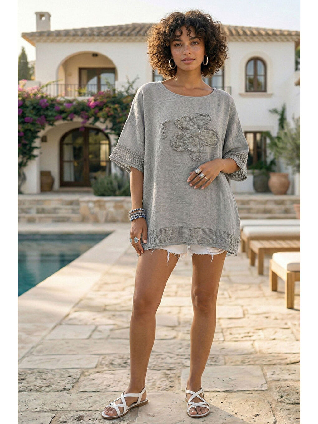 Gri Yuvarlak Yaka Düşük Kol Etek Ve Kol Ucu File Detaylı Çiçek Aplikeli Casual Dokuma Bluz 65 60-4