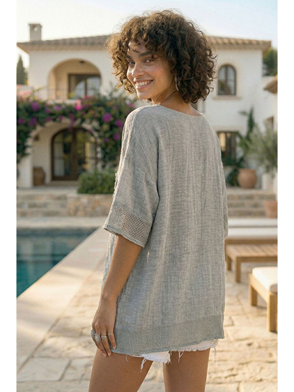 Gri Yuvarlak Yaka Düşük Kol Etek Ve Kol Ucu File Detaylı Çiçek Aplikeli Casual Dokuma Bluz 65 60-5