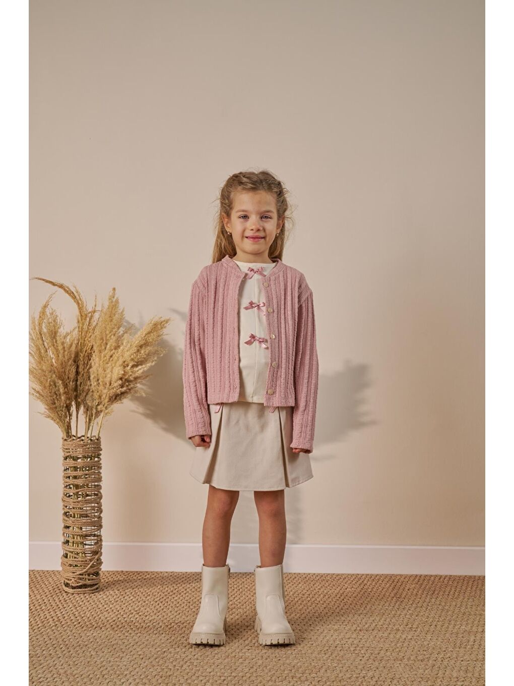 Kız Çocuk Pamuklu Ekru Pembe Fiyonk Detaylı Hırka Etek Takım - 3'Lü