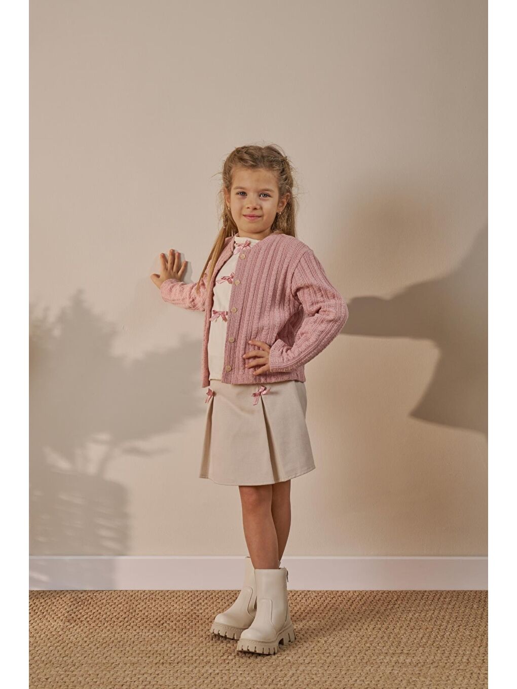 Kız Çocuk Pamuklu Ekru Pembe Fiyonk Detaylı Hırka Etek Takım - 3'Lü-2