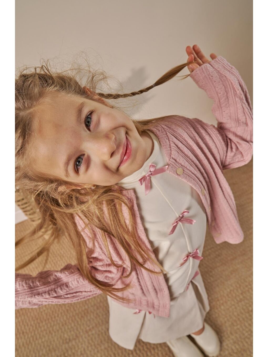 Kız Çocuk Pamuklu Ekru Pembe Fiyonk Detaylı Hırka Etek Takım - 3'Lü-6