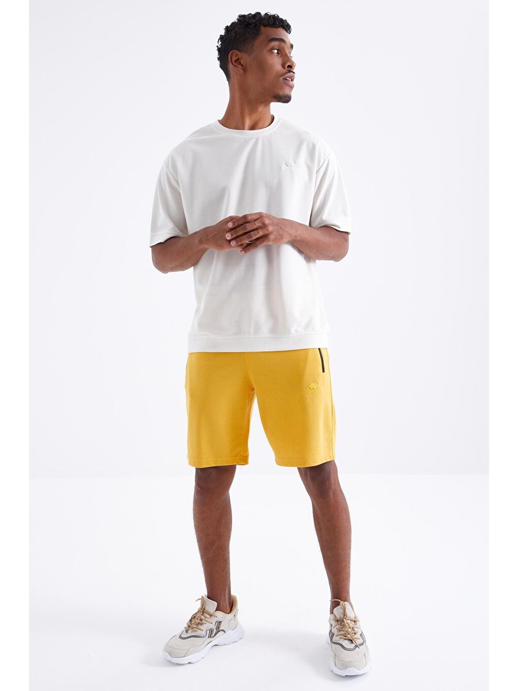 Sarı Hardal Fermuar Cepli Bağcıklı Standart Kalıp Erkek Şort  - 81210
