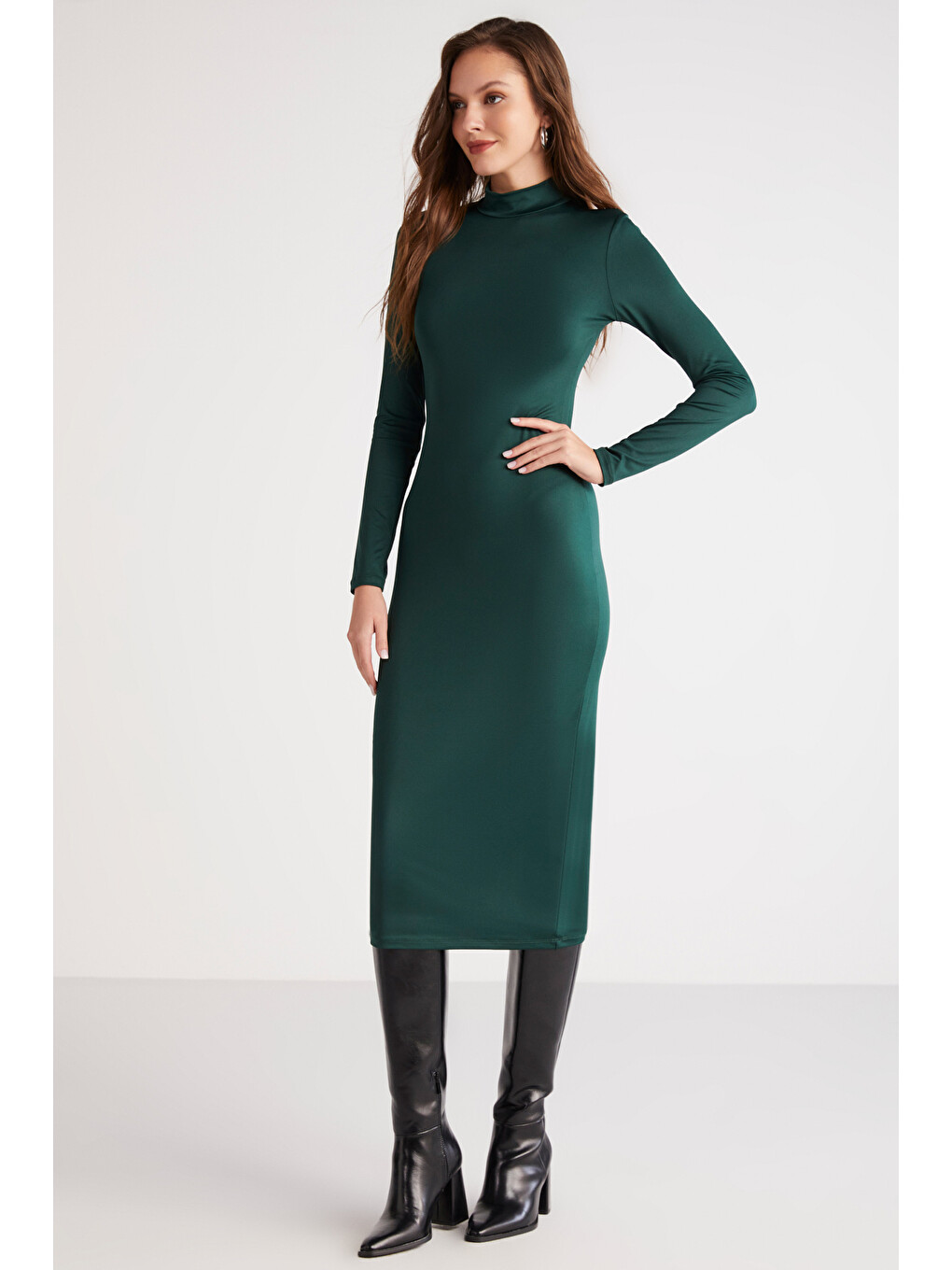 Katja Kadın Vücudu Tamamen Saran Slim Fit Dar Kesim Dik Yaka Midi Boy Yeşil Elbise-1