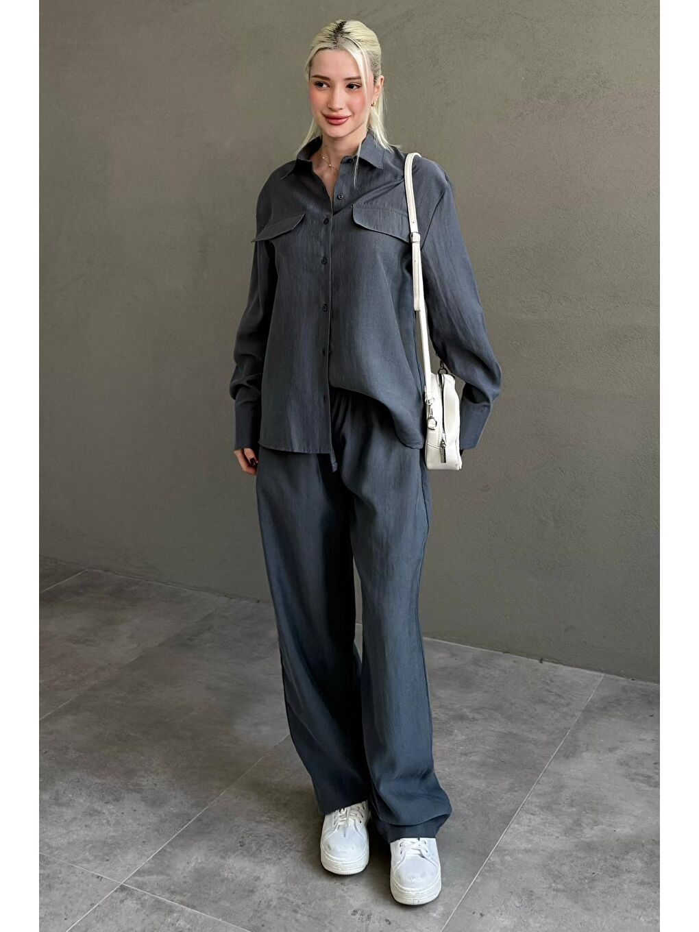 Gri Füme Kumaş Düğmeli Kadın Gömlek Takım Mg2621-2