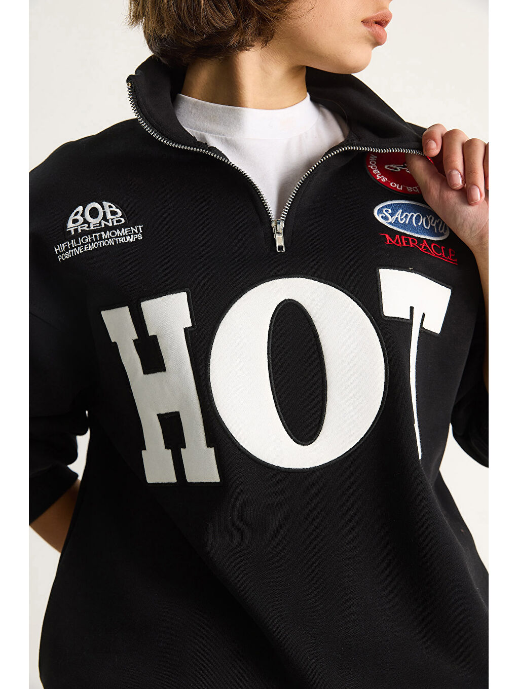 Siyah Kadın Fermuarlı Dik Yaka İşlemeli Üç İplik Şardonlu Oversize Sweatshirt-5