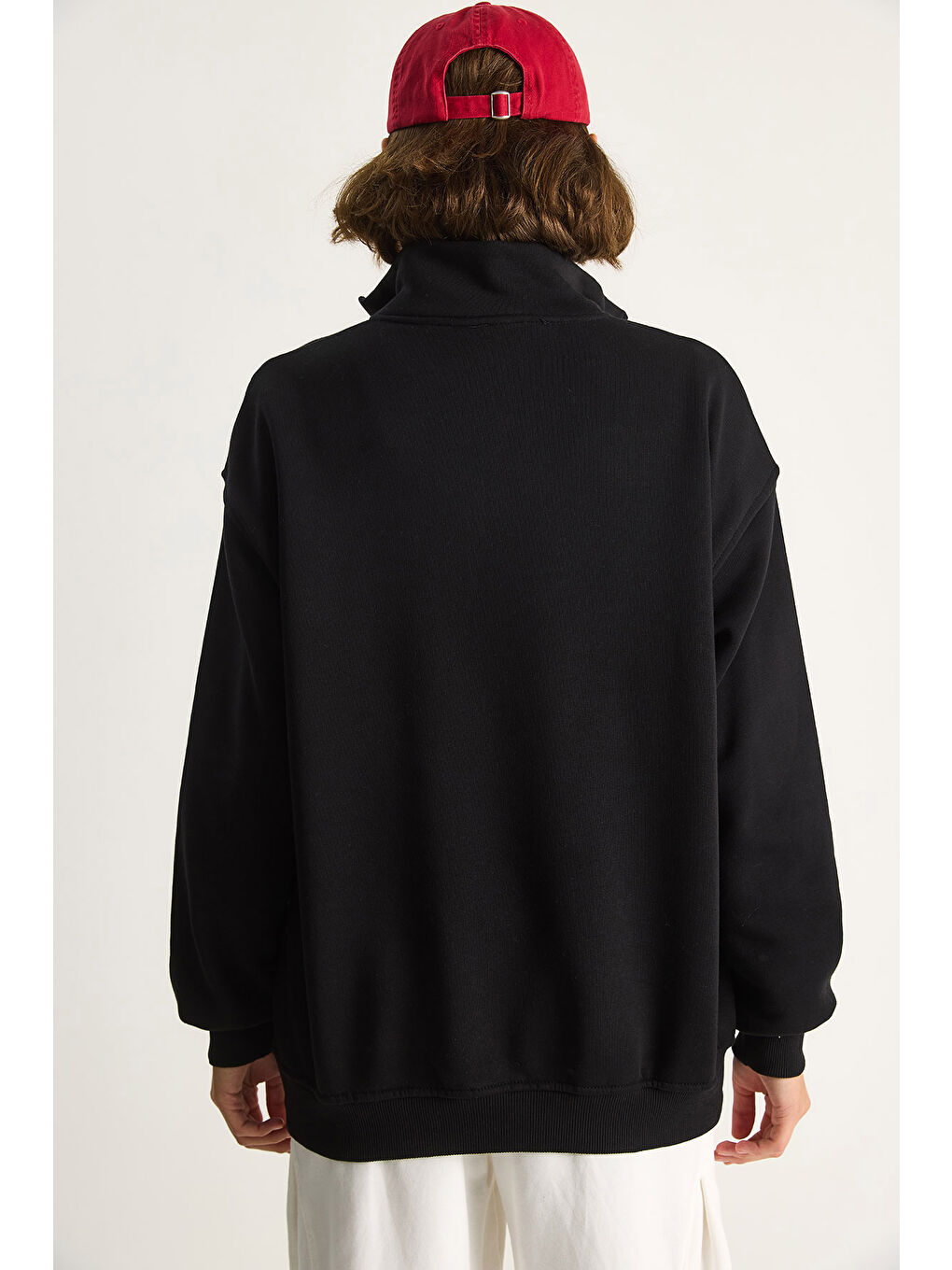 Siyah Kadın Fermuarlı Dik Yaka İşlemeli Üç İplik Şardonlu Oversize Sweatshirt-6