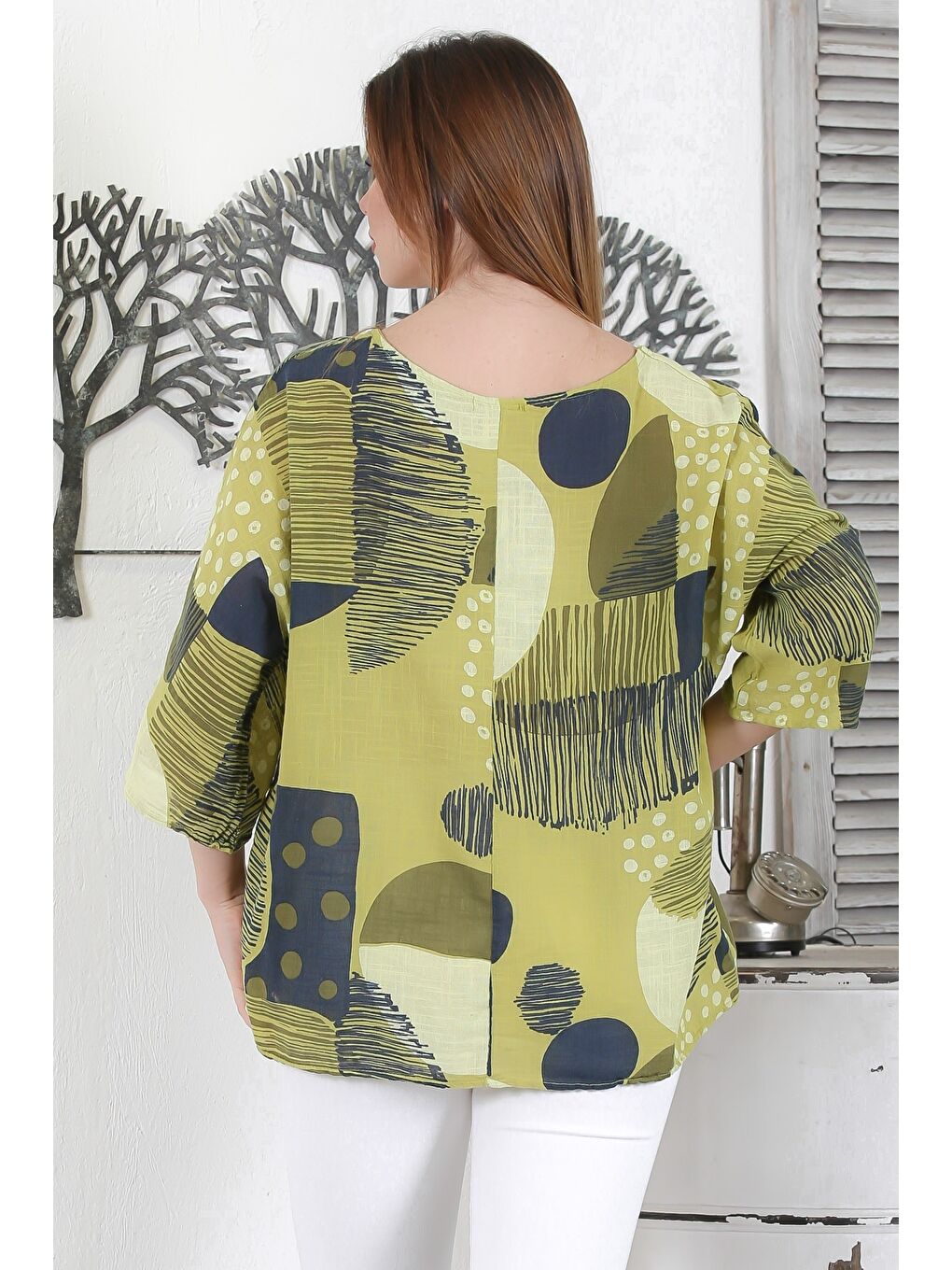 Sarı İtalyan Hardal Rengi Havuz Yaka 3/4 Kol Geometrik Desenli Casual Dokuma Bluz 65 63-5