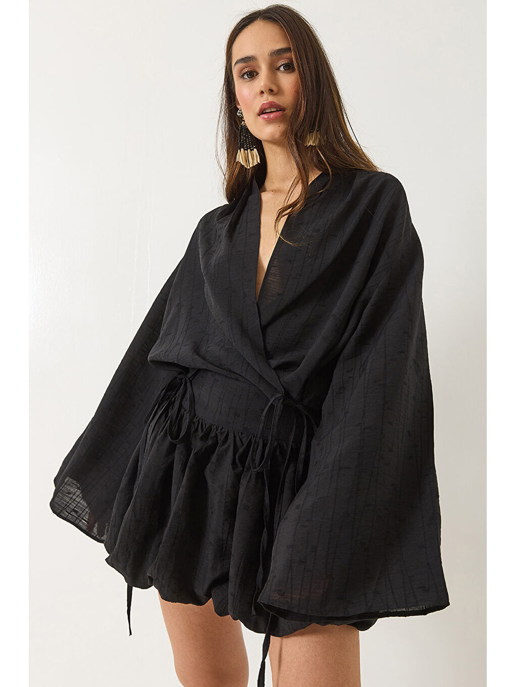 Siyah Kadın Mini Balon Etekli Bağlama Detaylı Kimono Alt-Üst Takım