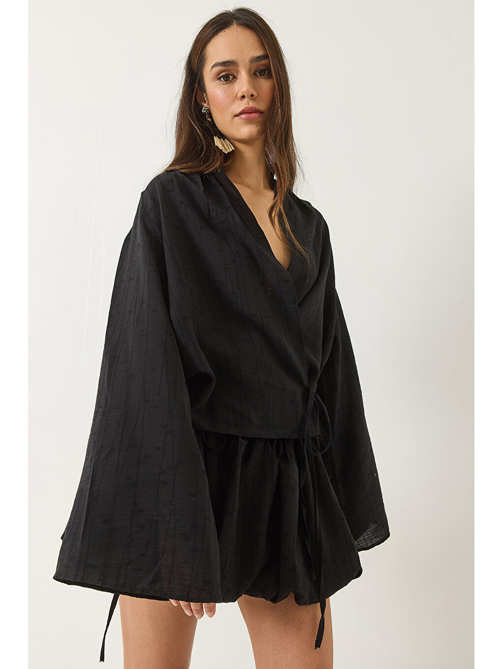 Siyah Kadın Mini Balon Etekli Bağlama Detaylı Kimono Alt-Üst Takım-2