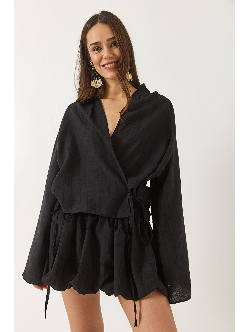 Siyah Kadın Mini Balon Etekli Bağlama Detaylı Kimono Alt-Üst Takım-4