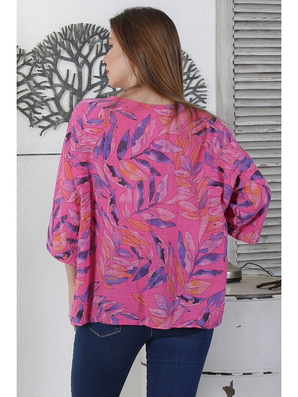 İtalyan Fuşya Havuz Yaka 3/4 Kol Yaprak Desenli Casual Dokuma Bluz 65 63-3