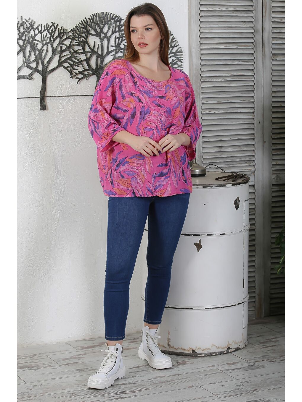 İtalyan Fuşya Havuz Yaka 3/4 Kol Yaprak Desenli Casual Dokuma Bluz 65 63-4