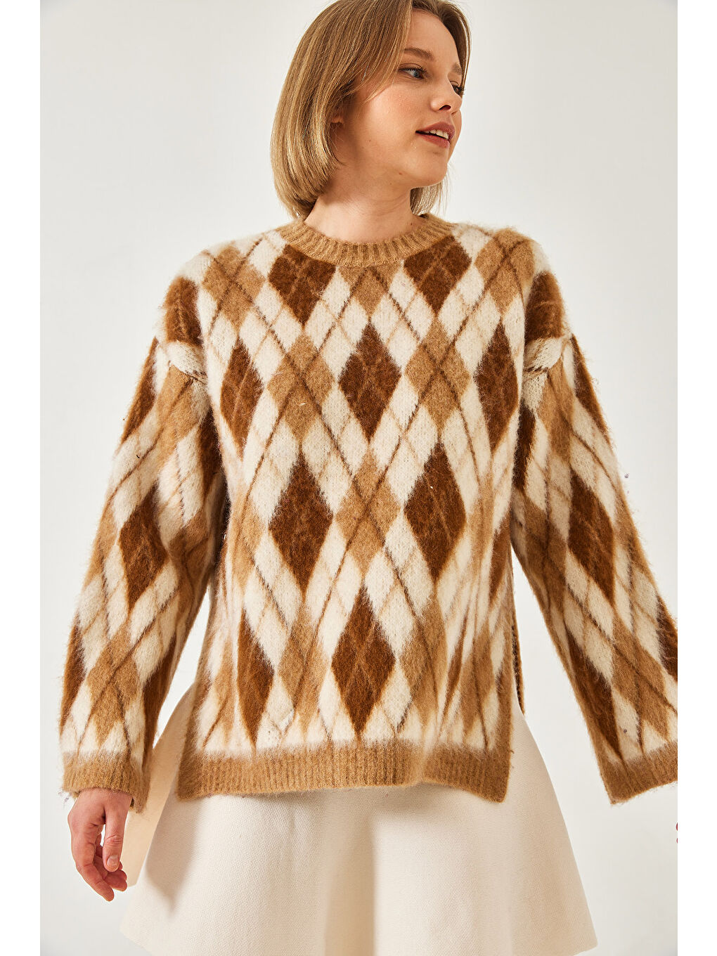 Bej Kadın Şardonlu Baklavalı Yırtmaçlı Triko Kazak-2