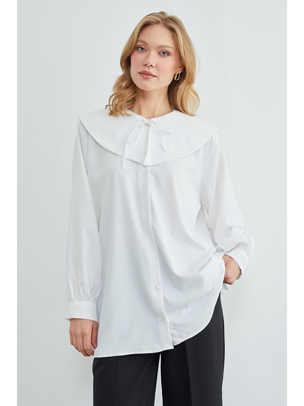 Beyaz Fullamodest Bebe Yaka Balon Kol Tunik-1