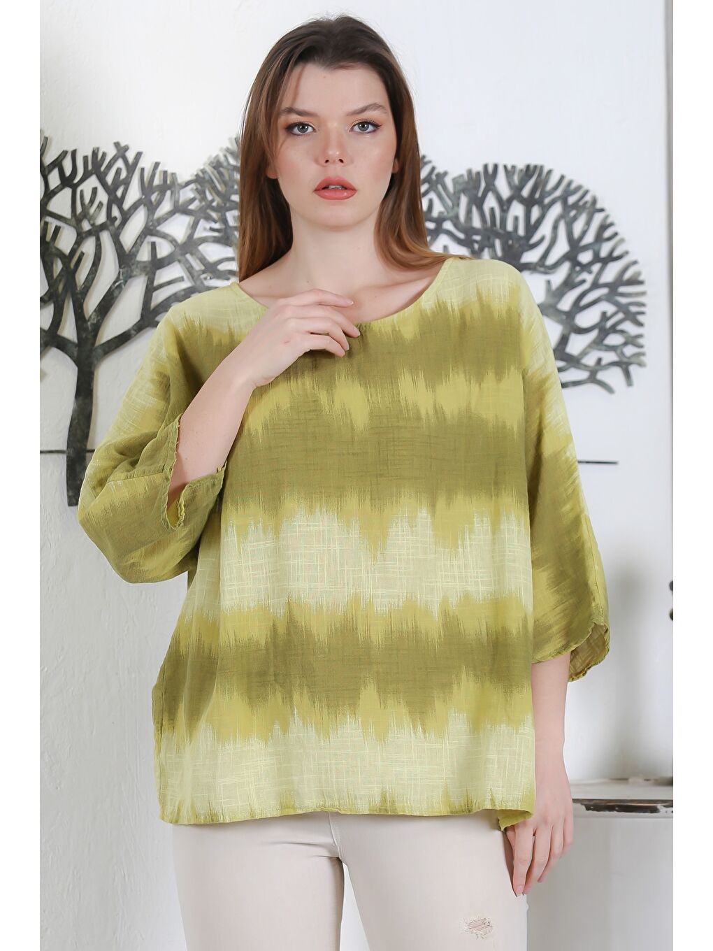 Sarı İtalyan Hardal Rengi Havuz Yaka 3/4 Kol Batik Casual Dokuma Bluz 65 63