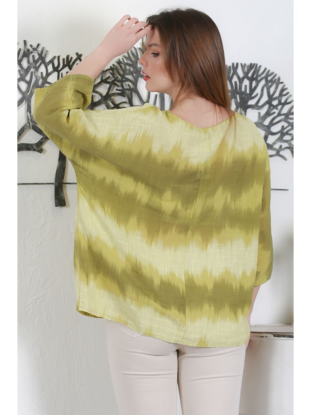 Sarı İtalyan Hardal Rengi Havuz Yaka 3/4 Kol Batik Casual Dokuma Bluz 65 63-6