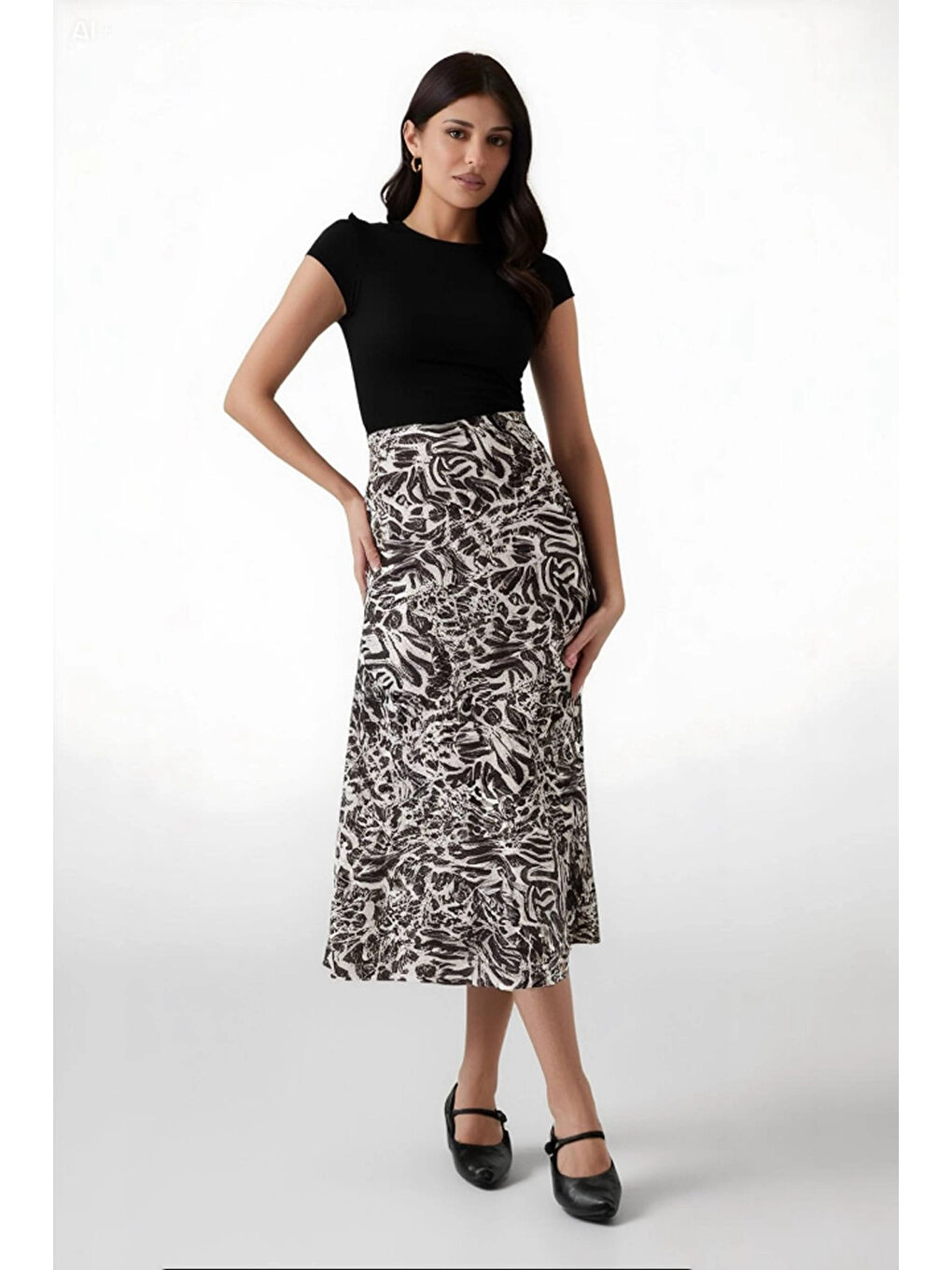 Kadın Açık Bej Zebra Desenli Saten Yüzeyli Beli Lastikli Midi Boy Etek Hzl23S-BD1101471