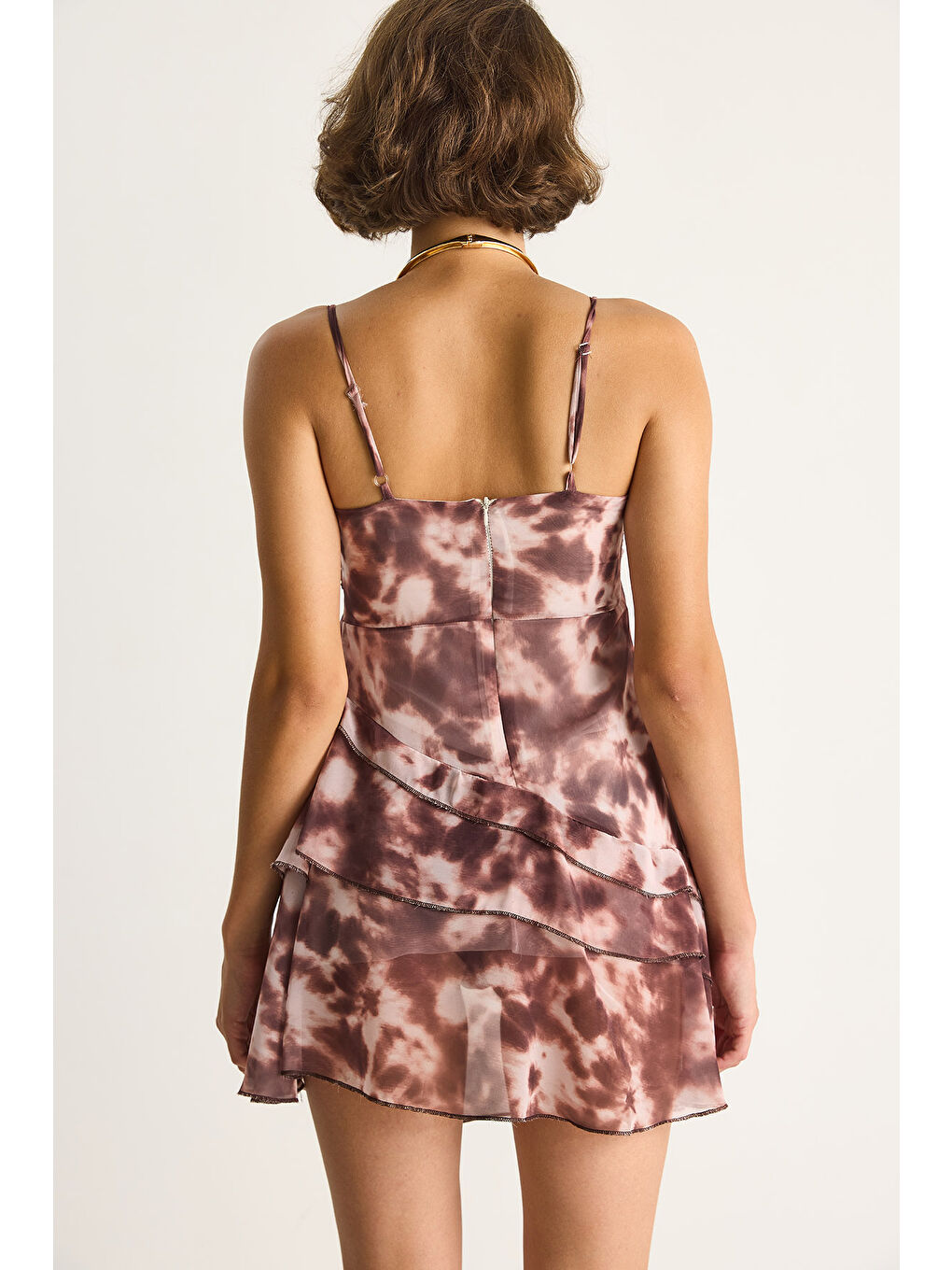 Kahverengi Kadın İnce Askılı Fiyonk Detaylı Kısa Elbise-6